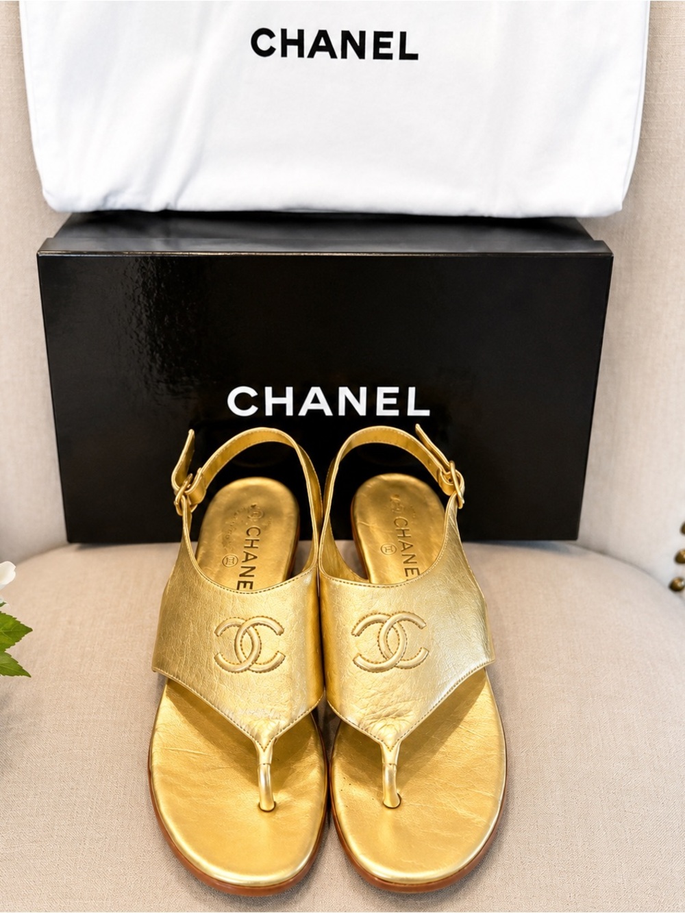 CHANEL Gold Leather CC Logo Thong Slingback Sandals Size 9 Italy Box Dust Bag